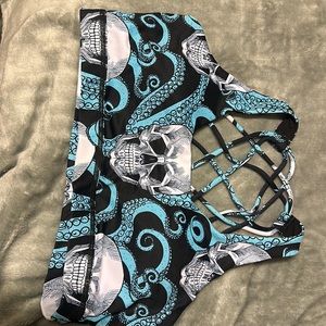 New CVG large sport bra